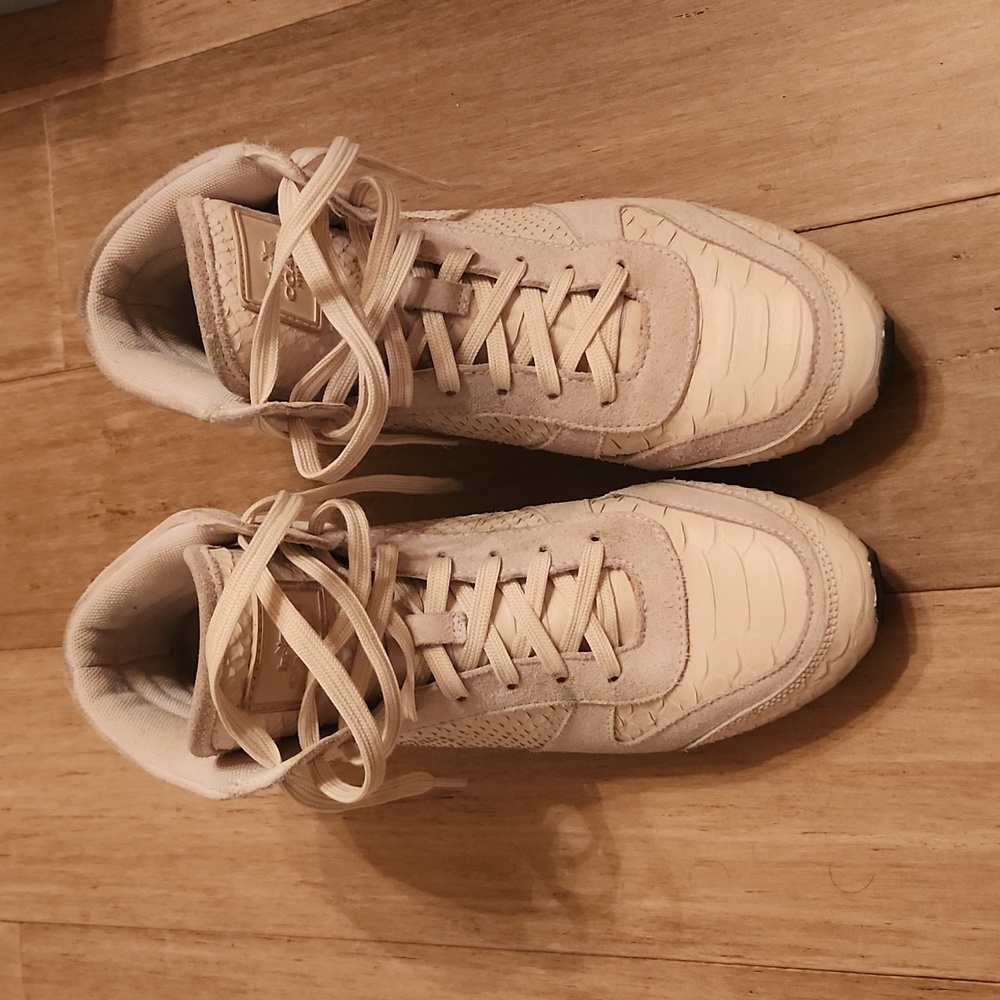 Coach  Beige Sneakers size 8,5